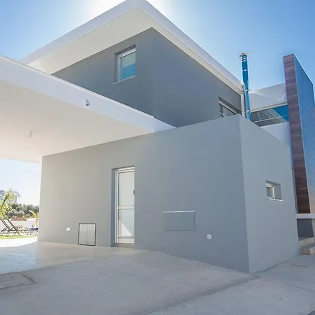 Olive Loux,brand New, Exquisite 5bdr With Pool,close To The
