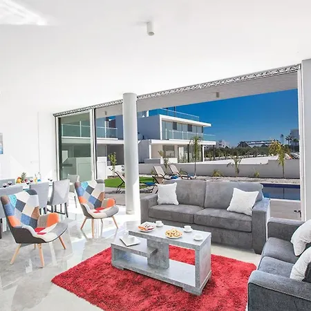 Вилла Olive Loux,brand New, Exquisite 5bdr With Pool,close To The