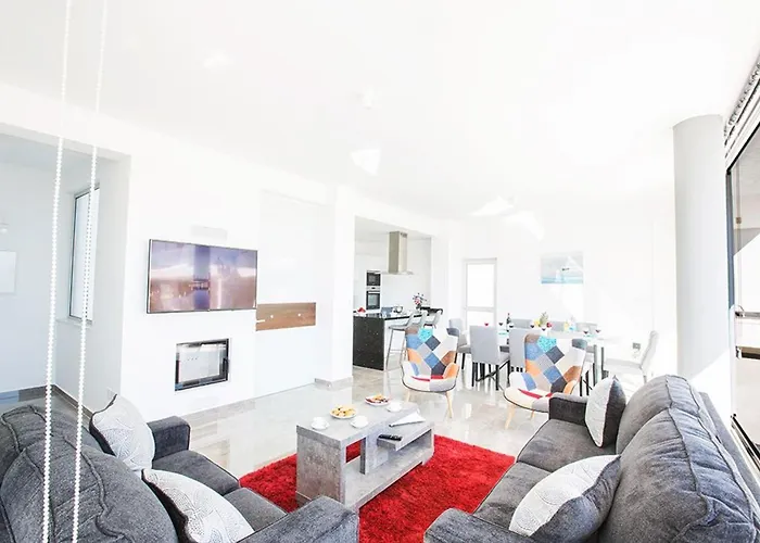 Olive Loux,brand New, Exquisite 5bdr With Pool Vila