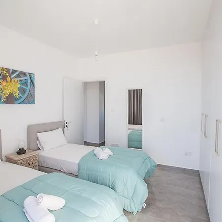 Villa Olive Loux,brand New, Exquisite 5bdr With Pool *