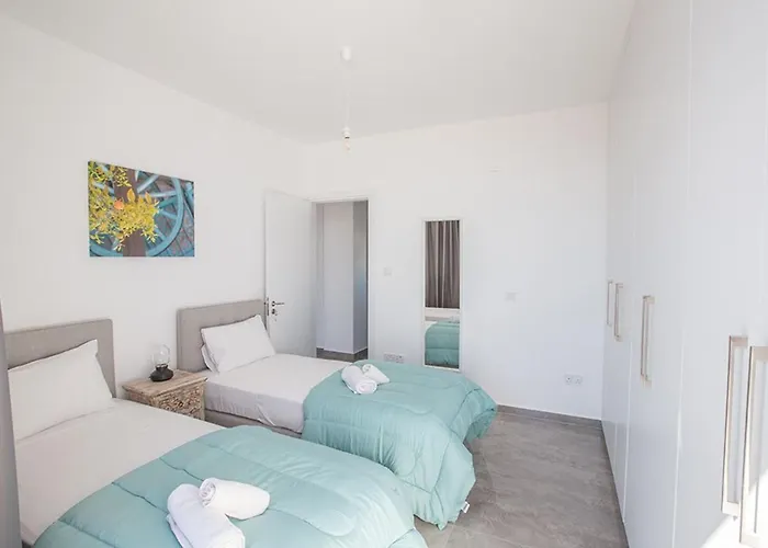 Villa Olive Loux,brand New, Exquisite 5bdr With Pool *